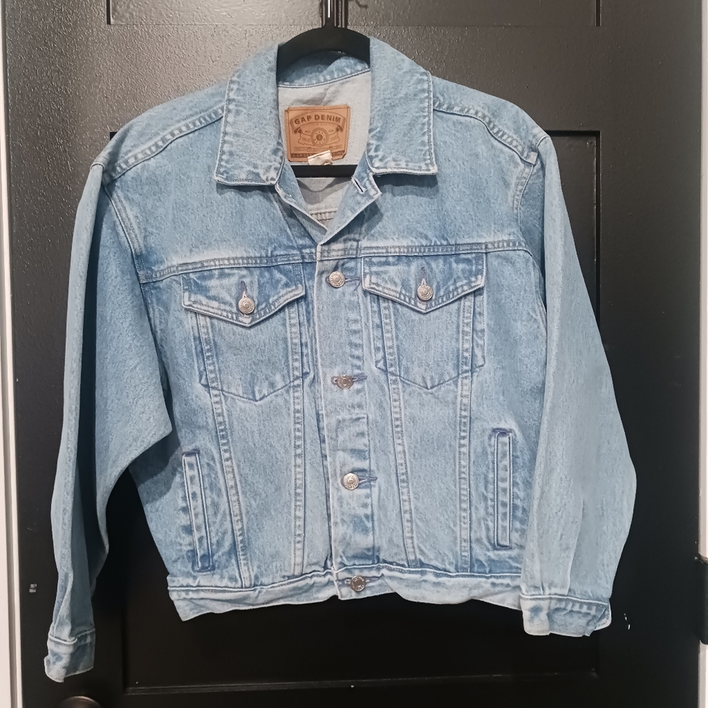 GAP Light Blue Denim Trucker Jacket Cotton Size XL Age 11-12